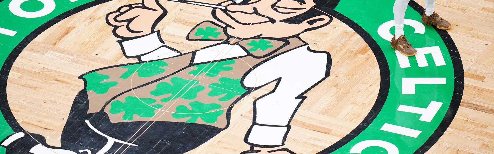 世界杯客户端更新下载-字母在主场被嘘？小莫：他肯定要走了 欧文就是被嘘才离开绿军的