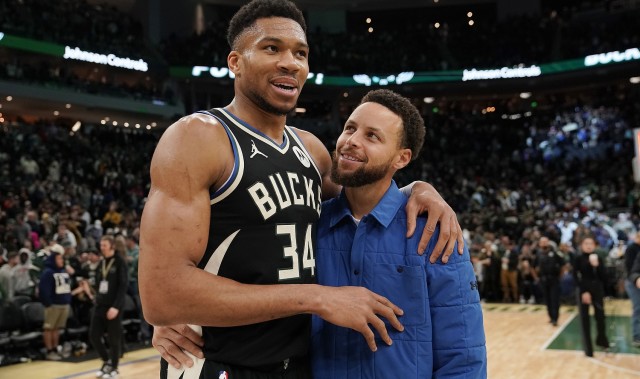 世界杯比赛直播地址-名记“翻译”邓利维言论：我们不会进行大交易 除非字母哥可交易